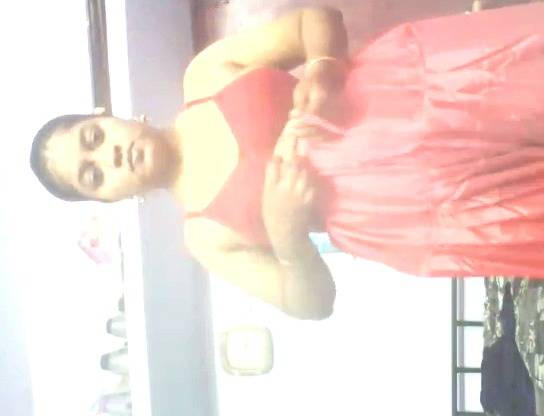 Desi Hot Babe Self Records Her Dress Changing Video