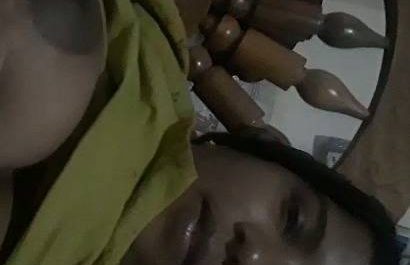 Desi Malayali House Wife Milking Boobs Video