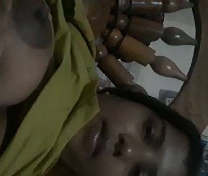 Desi Malayali House Wife Milking Boobs Video