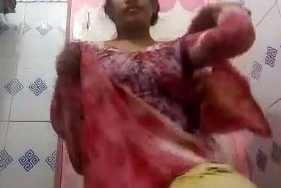 Desi Sexy Babe Bathroom Striptease Video