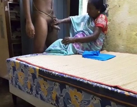 Indian Mature Maid Handjob And Cumload
