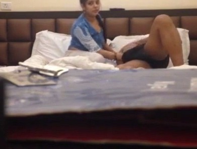Indian Secretary Boss Hotel Room Sex Video