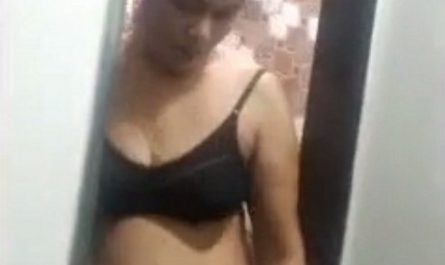 Neighbor Mature Aunty Nude Bathing Before Sex