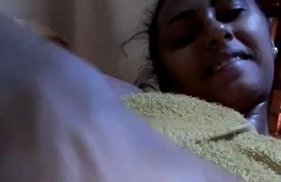 Srilankan Horny Pussy Fingering XXX Desi Porn Video