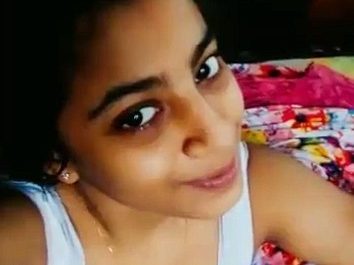 Tamil Ponnu Sexy Nude Selfie XXX
