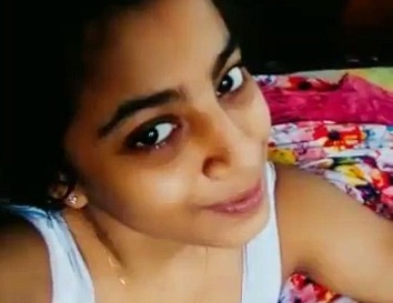 Tamil Ponnu Sexy Nude Selfie XXX
