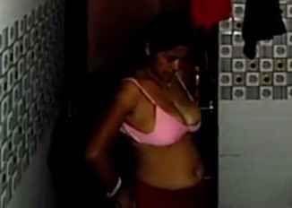Bangla Babe Bathing Hot Video