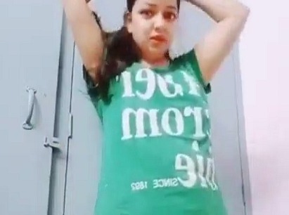 Chandigarh Naughty Aunty – Selfie Nude Hot Video