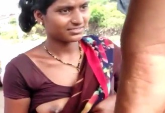 Hyderabad Railwaystation Saree Nude Boob Show Video