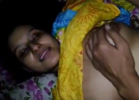 Lovely Desi Sexy Babe Lund Sucking Video