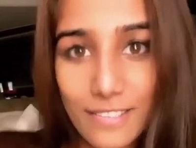 Indian Pornstar Poonam Pandey Areola Slip Instagram Live XXX