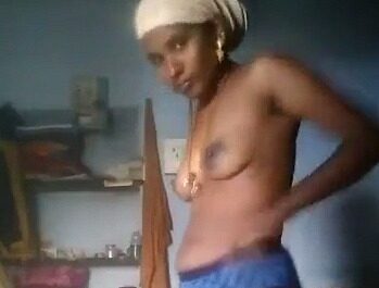 Salem Hot Tamil Aunty Showing Sexy Nude Body