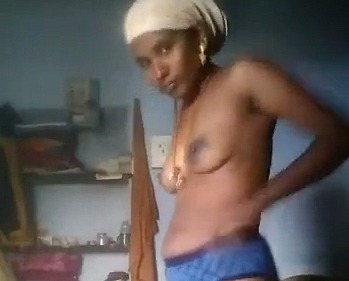 Salem Hot Tamil Aunty Showing Sexy Nude Body