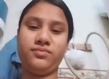 Bathroom Selfie Mms Of Firm Figured Young Desi Girl