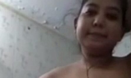 Big Boobed Hot Dhaka Girl Exposing On Video Call XXX