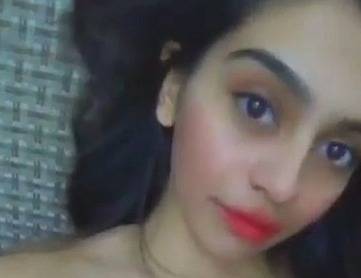 Cute Indian Sexy Girl Naked Tease XXX Video
