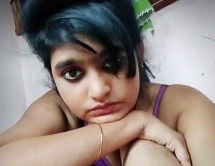 Cute Hot Desi Girl Flaunts Horny Pussy