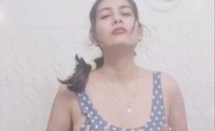 Desi Hot Bhabhi Fully Nude Bathing XXX Video