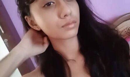 Desi Sexy Girl Nude Selfie XXX