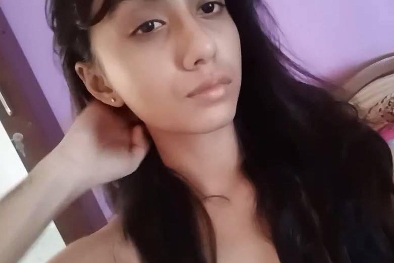 Desi Sexy Girl Nude Selfie XXX