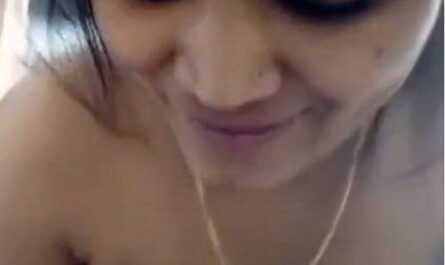 Desi Sexy Girl Dee Lund Chusa Clip