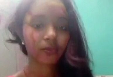 Holi Nude Video – Sexy Desi Girl Undress After Festival