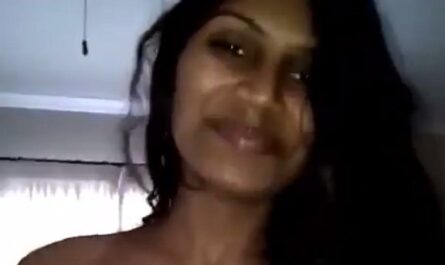 Indian Hot Gf Madhu – Desi Scandals MMS