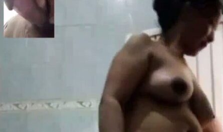 Indian Chubby Aunty Panty Smelling And Vagina Washing Video