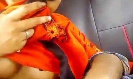 Indian Sexy Teen Hot Nipple Sucking In Car