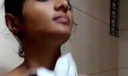 Indian Sexy Teen Sister Shaving In Bath Desi Mms