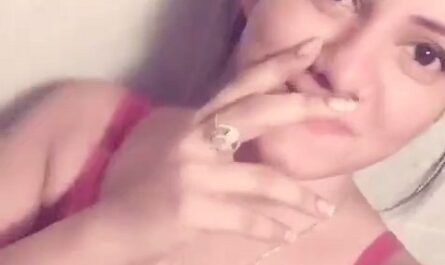 Kashmiri Sexy Kudi Nude Selfie Desi Mms