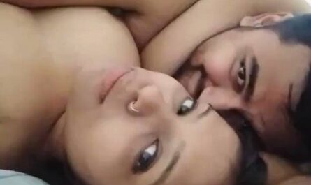 Lovely Sexy Figured Desi Girl Nude Romance