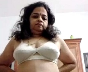 Malayali Horny Aunty Nude Hot Selfie Show Video