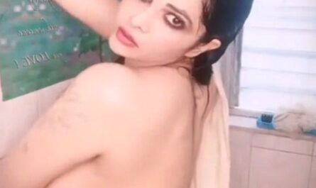 Super Sexy Model Wet Tease In Bathroom XXX Video