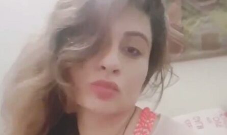 Pakistani Mms - Sexy Paki Lady Showing Boobs Hot XXX