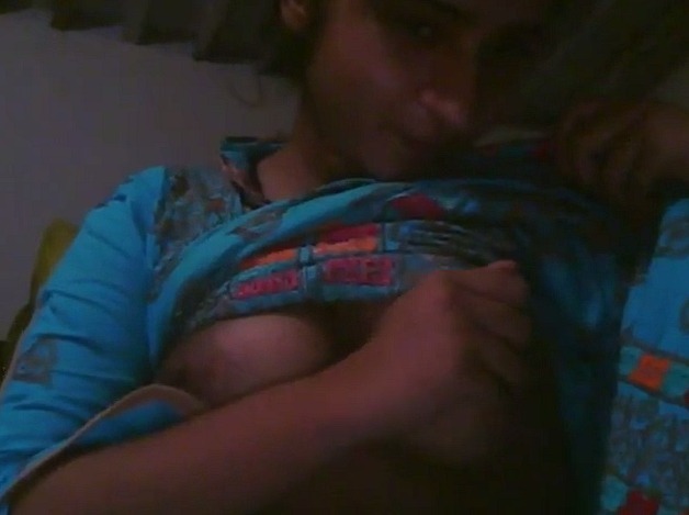 Real Boob Show Video – Sexy Pakistani Nude Selfie XXX Video