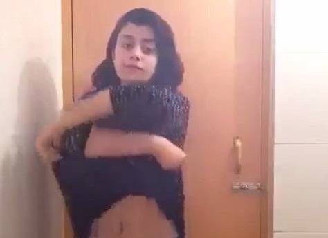 Punjabi Sexy Kudi Devika Stripping Desi Mms