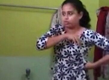 Horny Girl Self Recorded Bathing XXX Video - Indian Nude Bath
