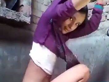 Young Village Sexy Dehati Mom Bathroom Desi Mms