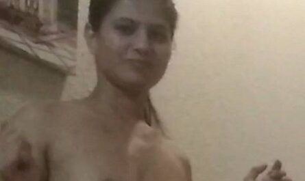 Slim Hot Anamika Singh – Sexy Naked Dance