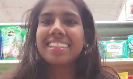 Cute And Sexy Tamil Horny Girl Showing Boobs In Shopping Mall