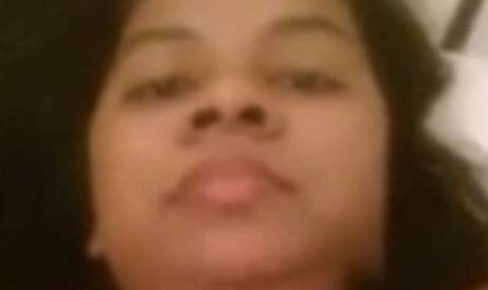 Desi Naughty Milf Choot Show