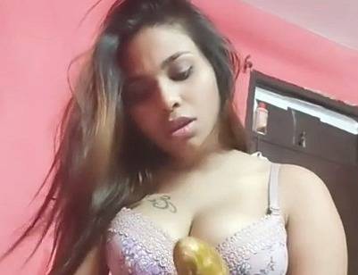 Indian Big Boobed Girl Cucumber Masturbation Video