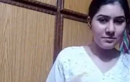 Karachi Sexy Bhabhi Nude Stripping Solo Porn