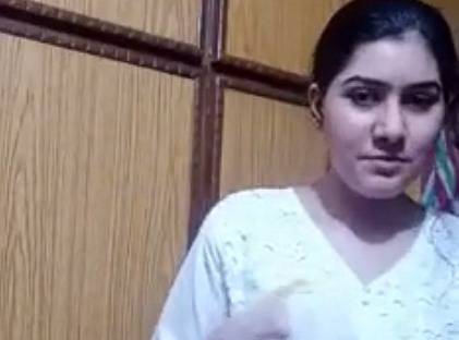 Karachi Sexy Bhabhi Nude Stripping Solo Porn