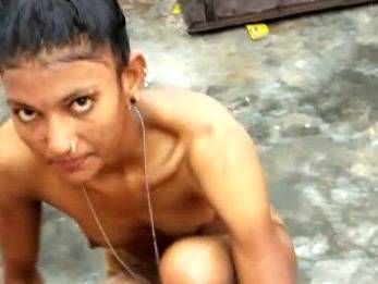 Lean Sexy Desi Bathing Village XXX Video Clip