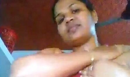 Malayali Hot Aunty Mula Thazhukal XXX Video
