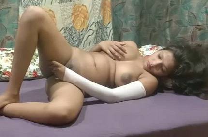 Horny Sarika Fingering Pussy Masturbation Video