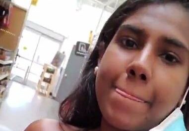 Tamil Hot Young Girl Showing Boobs In A Shopping Mall