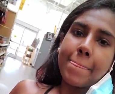Tamil Hot Young Girl Showing Boobs In A Shopping Mall